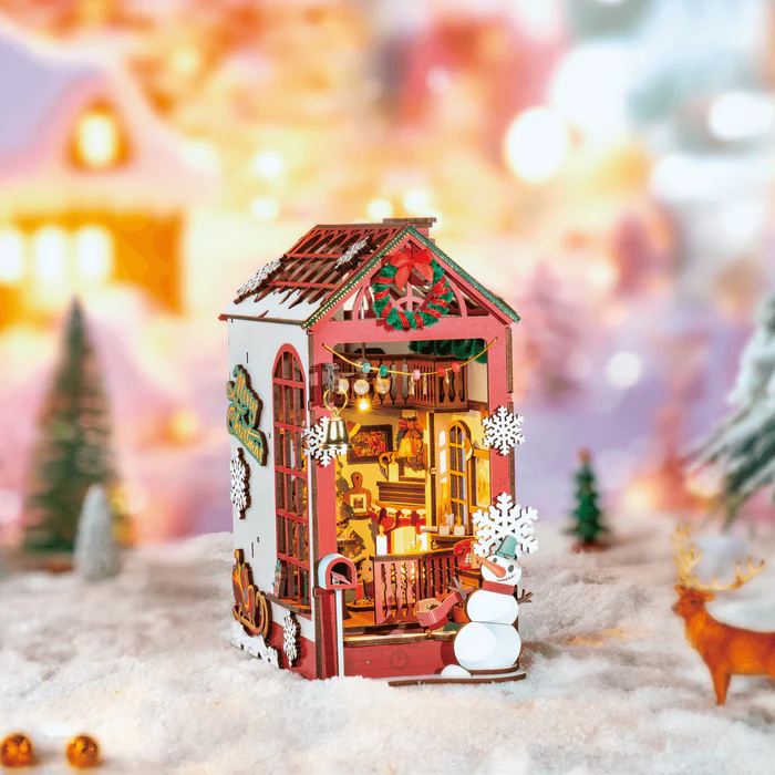 Serre-Livres DIY - Scène d'intérieur de Noël, maquette en bois 3D représentant une ambiance festive avec sapin décoré, bonhomme de neige et LED intégrées pour illuminer votre espace, book nook, christmas indoor scene